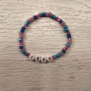 Taylor Swift Friendship Bracelet